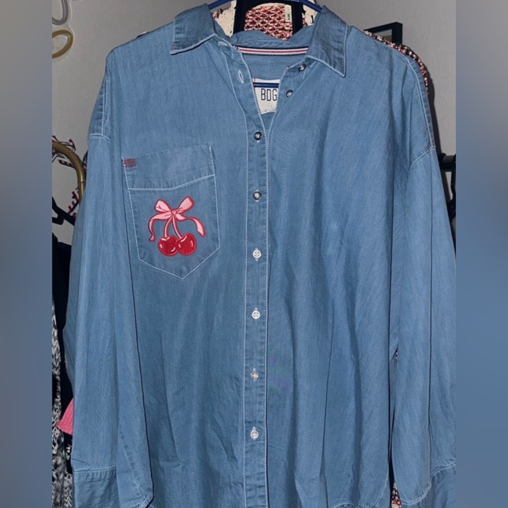 Urban Outfitters Oversized Cherry Bow Denim Button Up 🍒 NWT - Picture 2 of 5